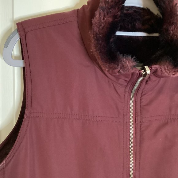 Lady Hathaway Women's Red Reversable Vest Size M Faux Fur Lining Pockets Warm - Picture 6 of 10